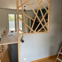 Claustra hévéa dans cloison