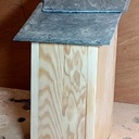 Un couple de nichoirs à mésange