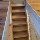 Escalier droit. Chêne et Châtaignier.