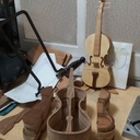 Boite à bijoux en forme de violon.