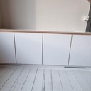 Meuble TV et banquette. Aménagement salon.