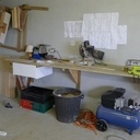 Plan de travail complémentaire, en haut à gauche la réserve de gabarit de défonceuse