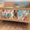 Boîte-bibliothèque sur pied