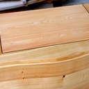 Commode revisitée avec pieds et tiroirs galbés