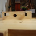 une pièce que j'ai du refaire 2 fois : les mortaises ne sont pas du bon côté ! du coup, ça permet de comprendre le système de coulissement.