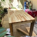 Table rustique à la main