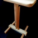 Tabouret modeste mais réglable en hauteur