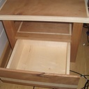 Un lit et ses tables de chevets