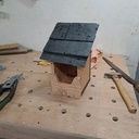 Cabane à rouge gorge Douglas et ardoise pointée