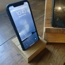 Nightstand et supports téléphone