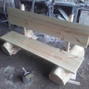 Banc en rondin de bois
