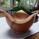 Un bol à trois oreilles à partir d'un cube