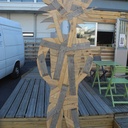 Mr. Bois va au café