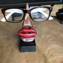 T'aurais pas vu mes lunettes à trouvé une compagne...