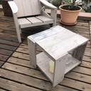 Fauteuils et table crate