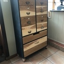 Meuble à tiroirs