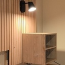 Tête de lit avec chevets suspendus