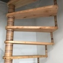 Escada caracol em eucalipto rosa