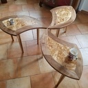 Trois petites tables de salon