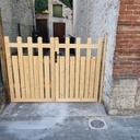 Création d'une barrière à double battant sur le côté de ma maison.