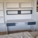 Bureaux avec étagères