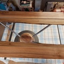 Table en noyer / verre trempé / acier