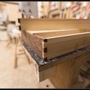 Support d'ordinateur en frêne et noyer d'amérique