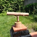 L'ensemble fait 22 cm de haut sur 30 de large.