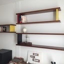 Restauration d'un ensemble d'étagères inspirées d'un modèle Charlotte Perriand