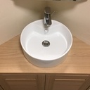 Encoignure de salle de bain en chêne massif