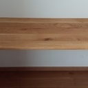 Plateau de bureau suspendu sans prétention