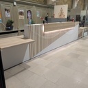 Borne d'accueil MDF et Chêne