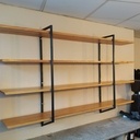 Etagères en chêne rouge