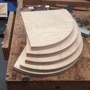 Etagères en encoignure