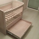 Lit pour bébé avec tiroir