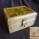 Petit coffret en chêne et epoxy