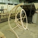 Fauteuil boule frêne en lamellé collé