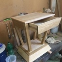 Table de chevet en arêtier