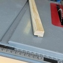 Tableau blanc en hardboard et encadrement en sapin