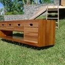 Une console suspendue dans la SDB