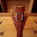 Coffre à jouets, chêne et cuir.