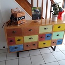 Commode multicolore