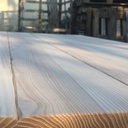 Plateau de table et sa finition faite par son propriétaire