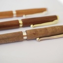 Stylos et boite à stylo