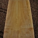 Console aux pieds gainés.