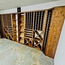 Cave à vin. Épicéa teinté.