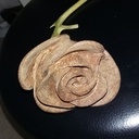Rose sculptée