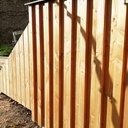 Ensemble porteur d'une terrasse avec bardages.