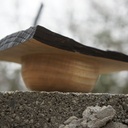 Le bol dans la bûche