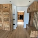Vestiaires et armoire en vieux bois